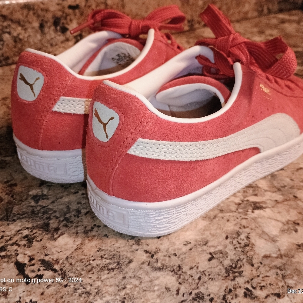 🔥 Puma Vintage Classic Red Suede Sneakers | Women's Size 6 🐾 - Picture 3 of 10